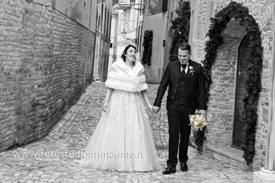 a spasso per le vie del “borgo più bello d’Italia”…..GROTTAMMARE …..con Neas e Rossella 😃📷🎥❤️#grottammare #italia #borgo #amore #fotografia #matrimonio #fotostudioimmagine