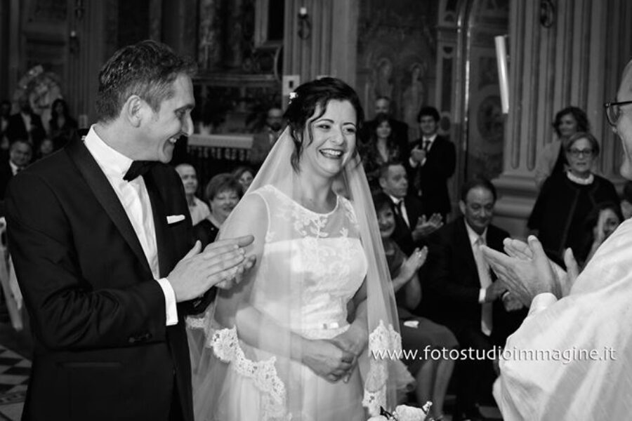 La grande felicità di Marco&Giorgia subito dopo lo scambio degli anelli.😍🎥🎬📷#sposi #matrimonio #felici #donalfredo #acquavivapicena #wedding #realwedding