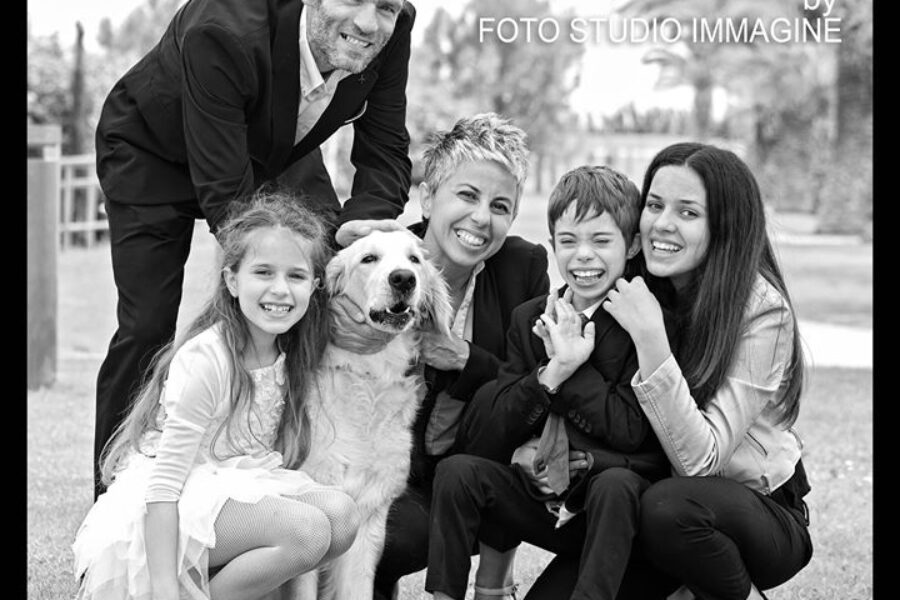 Family Portrait by FOTO STUDIO IMMAGINE 🎥🎬📷😍#portrait #family #ritratto #ambientato #grottammare #ascolipiceno #marche #italia #fotostudioimmagine #italy