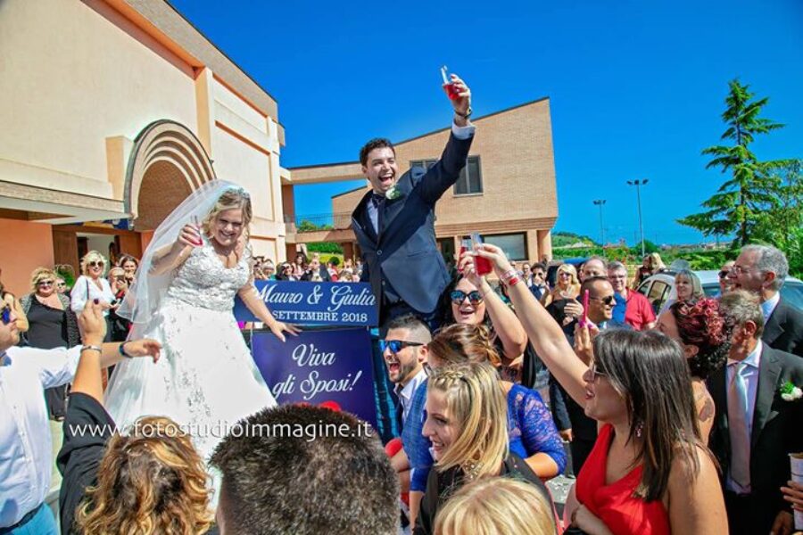 MAURO e GIULIA…..non un matrimonio bensì un “evento” internazionale….siete fantastici e complimenti per la fantastica organizzazione delle vostre nozze. Tanti auguri da tutto lo staff del Foto Studio Immagine